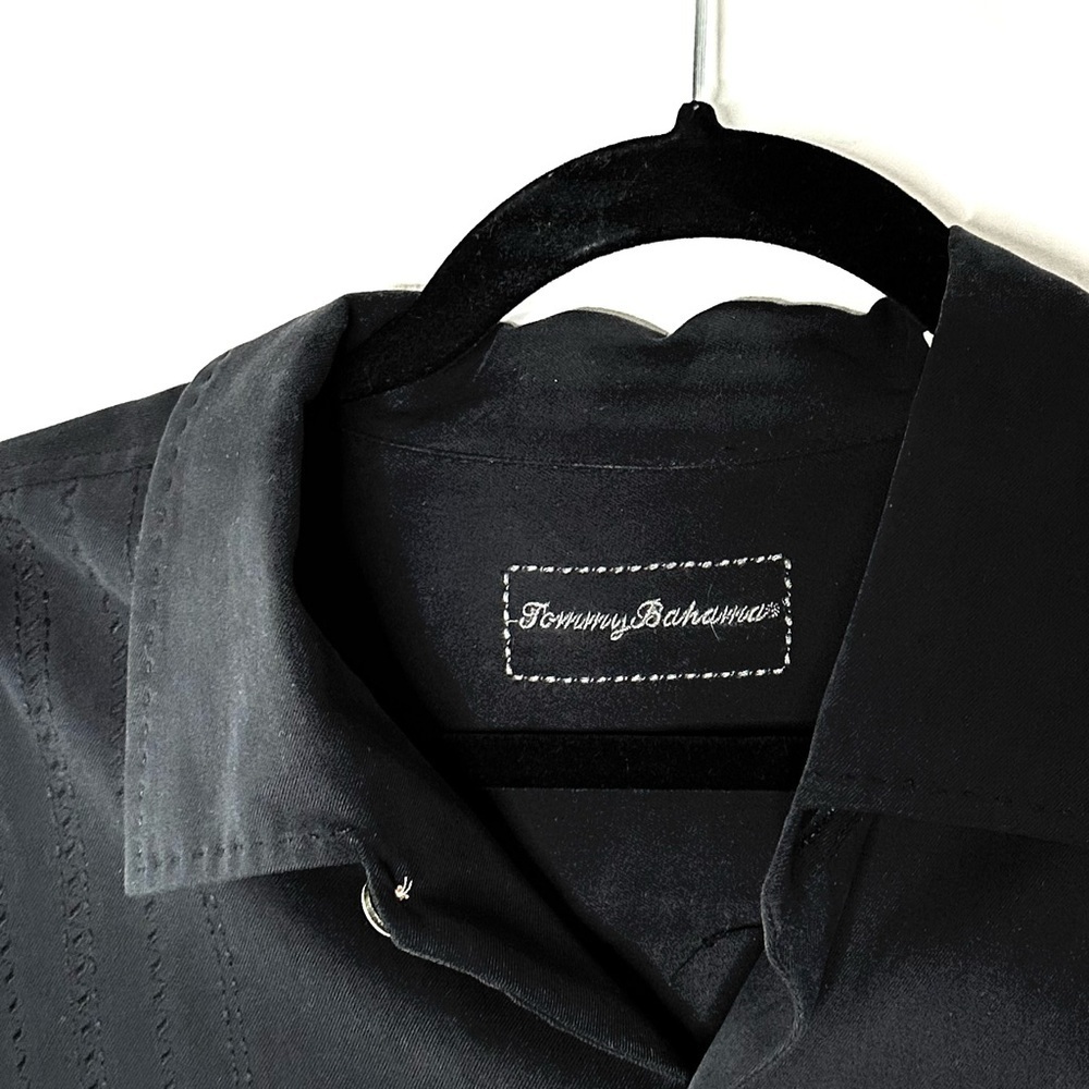 Men's Tommy Bahama Special Collection Motorcycles Island Black Camp Shirt
Size L - Picture 3 of 5